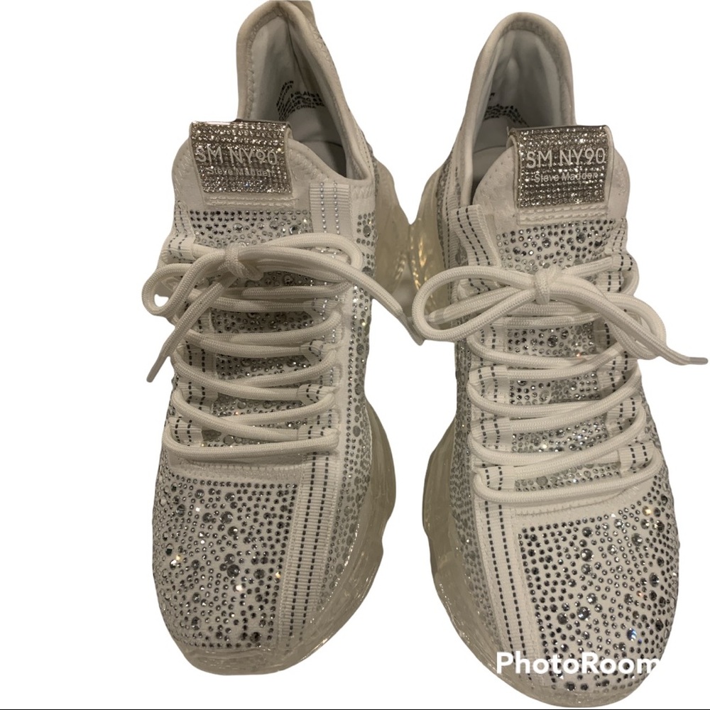 Studded, glamorous sneakers!